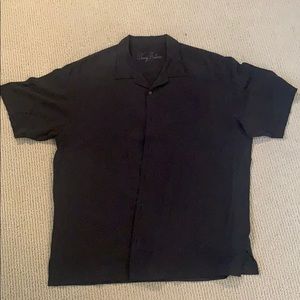 Tommy Bahama men’s silk panel back shirt in black
